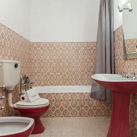 C08 - Central Sao Goncalo Townhouse Lagos