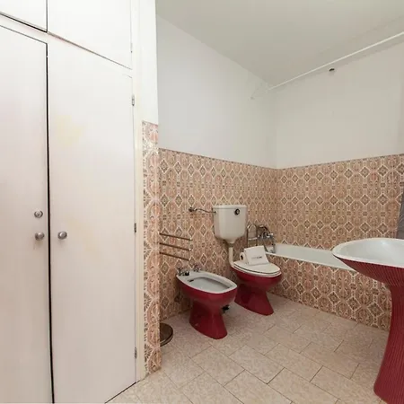 C08 - Central Sao Goncalo Townhouse * Lagos