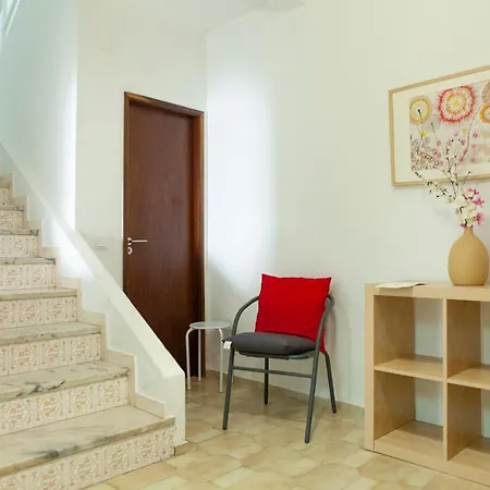C08 - Central Sao Goncalo Townhouse Lagos